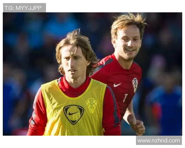 莫德里奇与拉基蒂奇中场技艺的深度对比与分析 莫德里奇与拉基蒂奇中场技艺的深度对比与分析