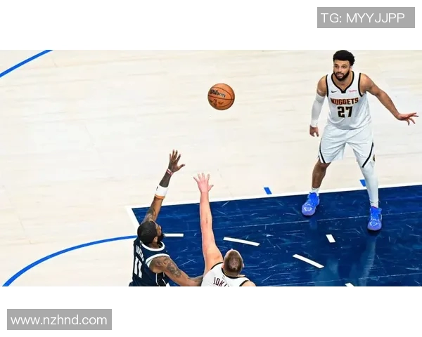 阿夫迪亚勾手绝技引爆NBA赛场展现华丽技巧与强大实力 阿夫迪亚勾手绝技引爆NBA赛场展现华丽技巧与强大实力