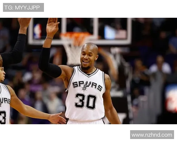 大卫-詹姆斯携手征战赛季球迷期待高光表现