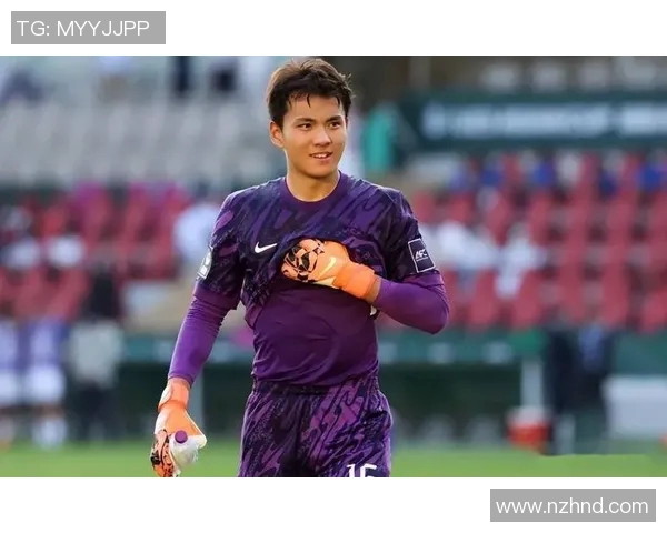 青岛西海岸迎战武汉三镇李昊展现足球魅力与激情对决 青岛西海岸迎战武汉三镇李昊展现足球魅力与激情对决